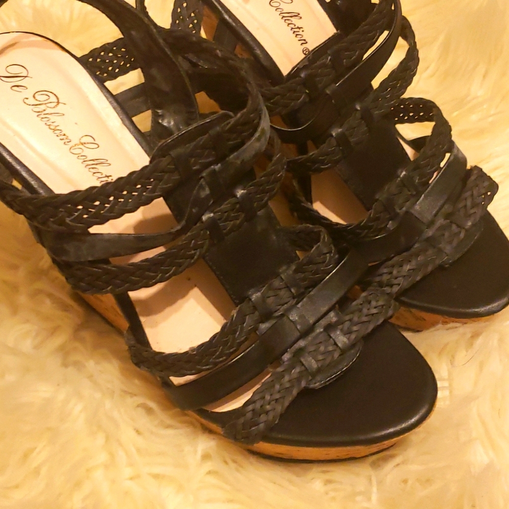 Sz 9 Black Wedges